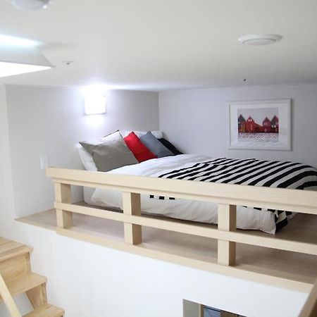 Lotte World Lake View Loft Seoul Bagian luar foto
