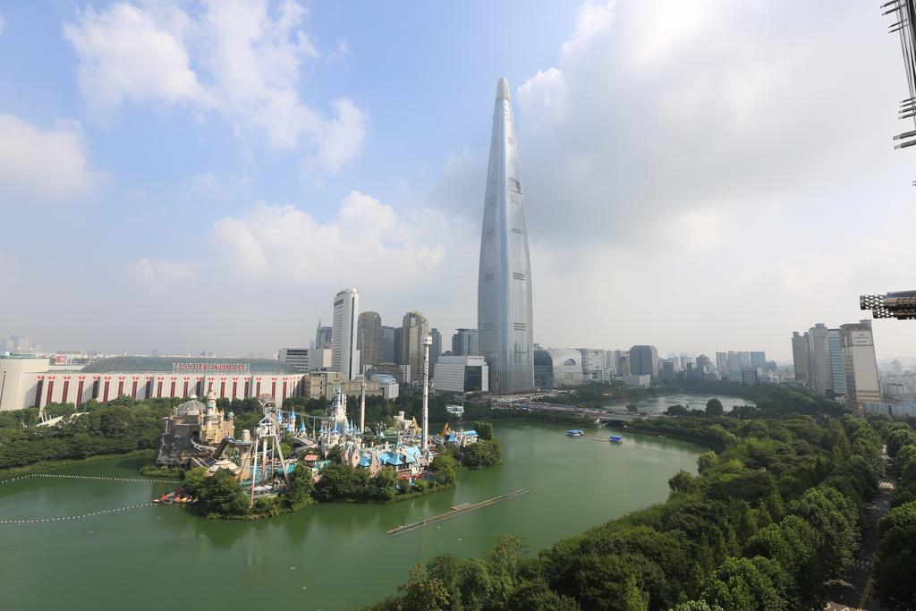 Lotte World Lake View Loft Seoul Bagian luar foto