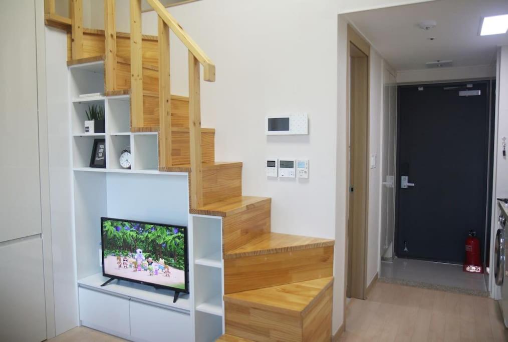 Lotte World Lake View Loft Seoul Bagian luar foto